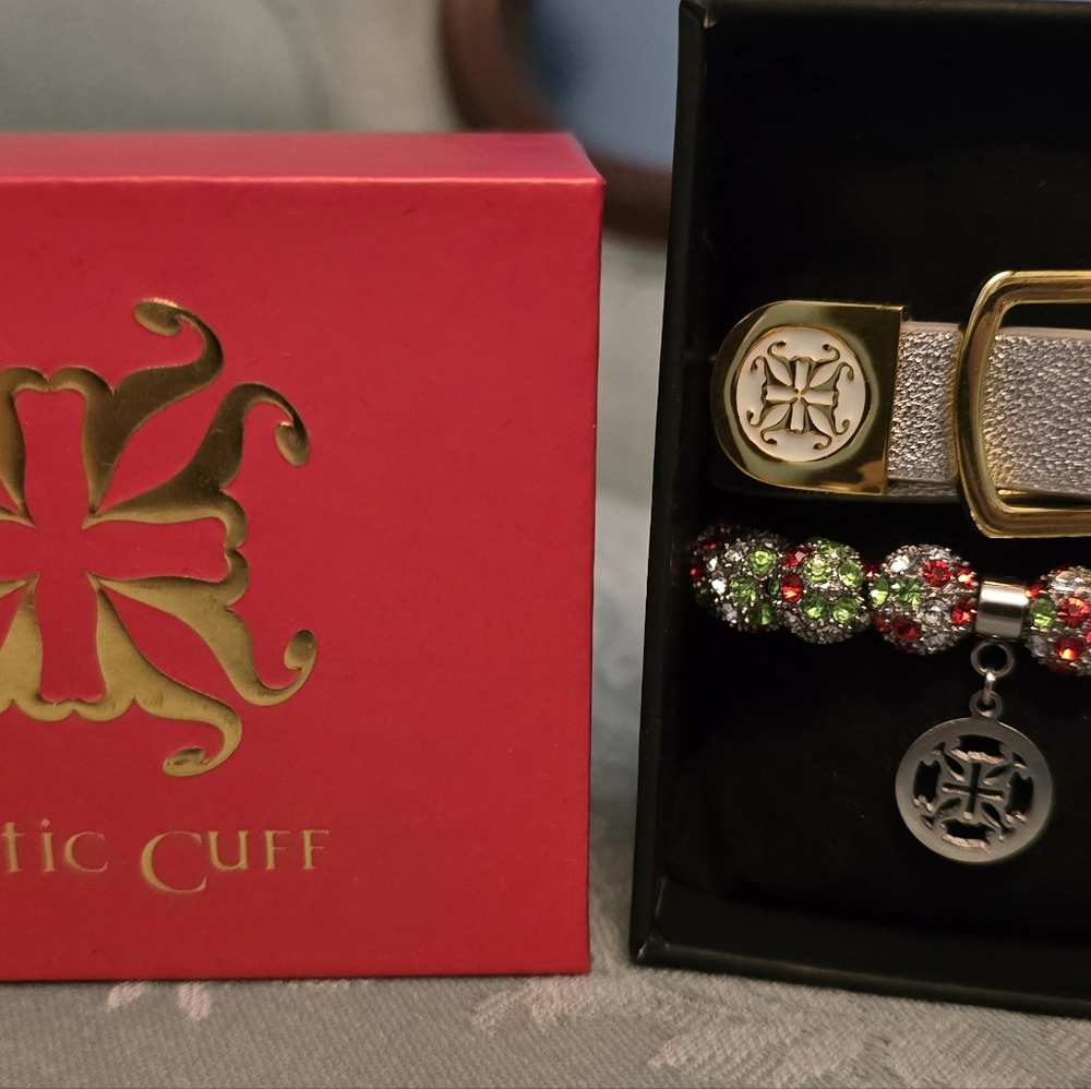 Rustic Cuff Christmas Set - Picture 2 of 4